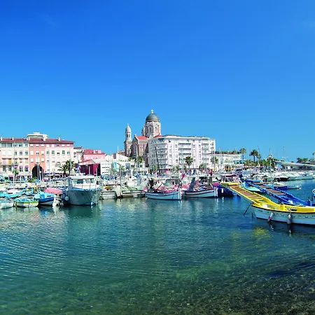 Pierre & La Promenade Des Bains Saint-Raphaël