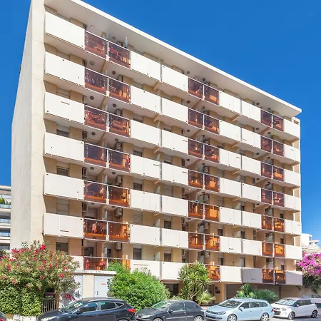 Pierre & La Promenade Des Bains Apart Otel