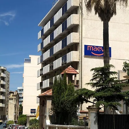 Pierre & La Promenade Des Bains 2*