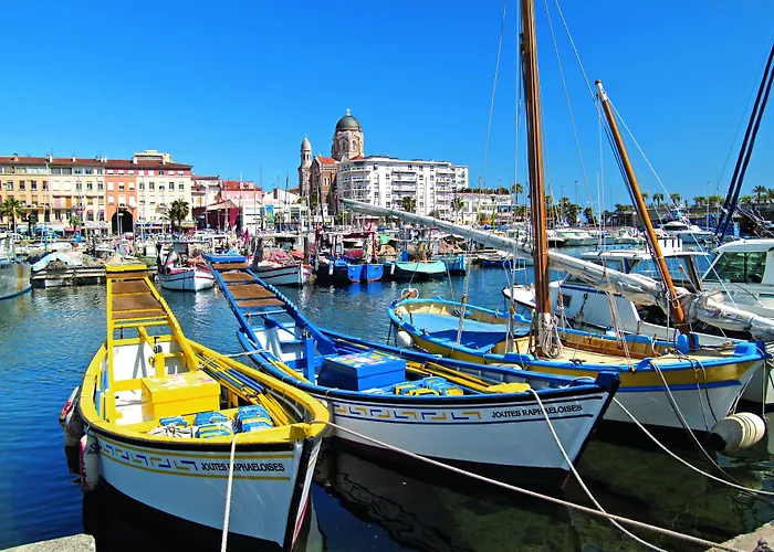 Aparthotel Pierre & La Promenade Des Bains Saint-Raphaël