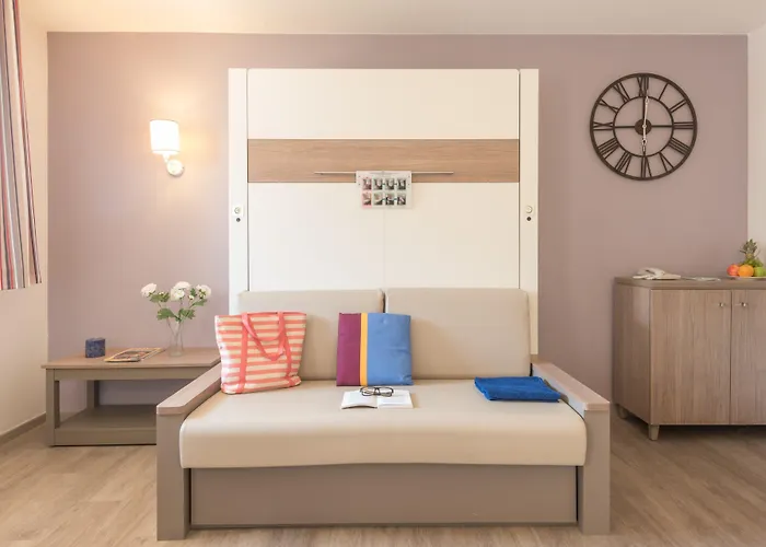 Pierre & La Promenade Des Bains 2* Saint-Raphaël