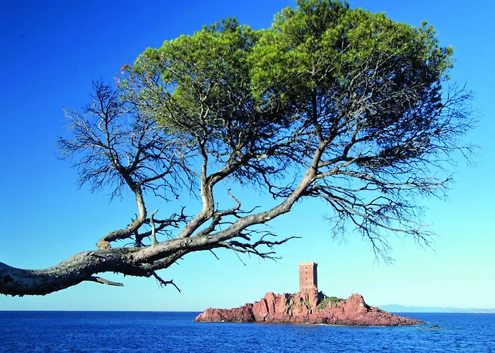 Aparthotel Pierre & La Promenade Des Bains