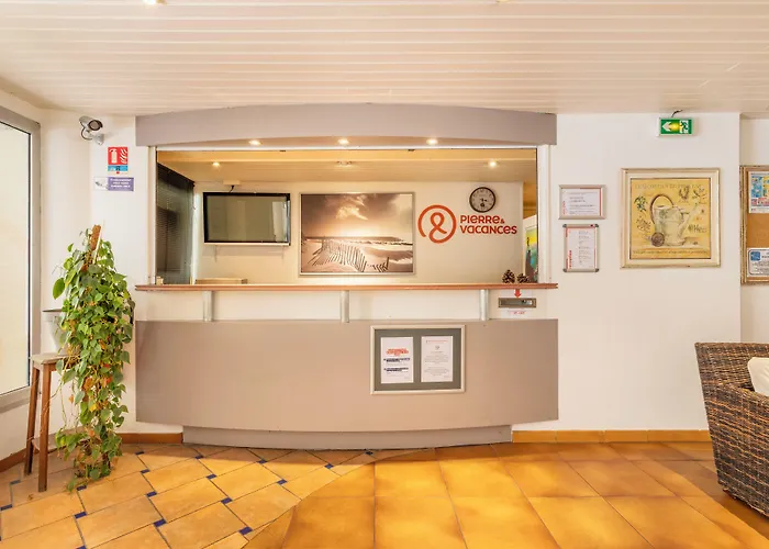 Aparthotel Pierre & La Promenade Des Bains