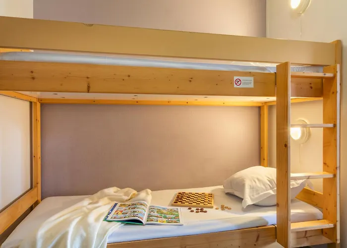 Aparthotel Pierre & La Promenade Des Bains 2*