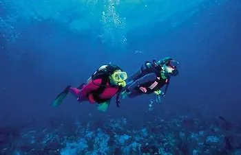 Aparthotel Pierre & La Promenade Des Bains Saint-Raphaël