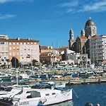 Pierre & La Promenade Des Bains Ξενοδοχείο με διαμερίσματα 2*