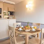 Pierre & La Promenade Des Bains Aparthotel 2*