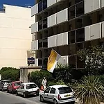 Ξενοδοχείο με διαμερίσματα Pierre & La Promenade Des Bains