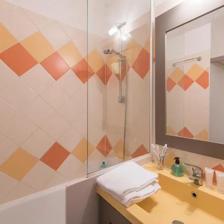 Pierre & La Promenade Des Bains Апарт-отель Сен-Рафаэль