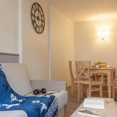 Aparthotel Pierre & La Promenade Des Bains