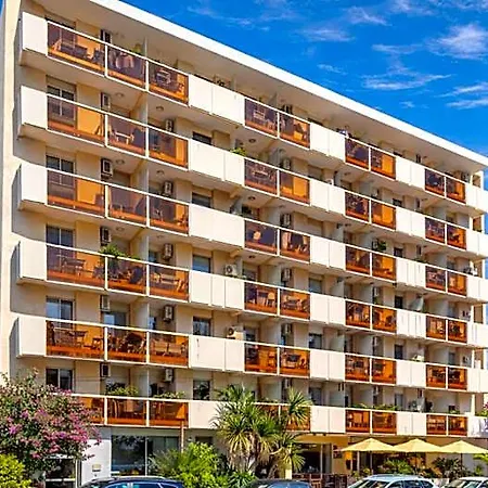 Aparthotel Pierre & La Promenade Des Bains Saint-Raphaël