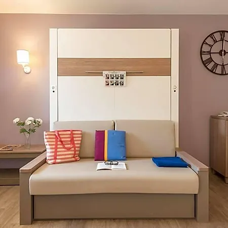 Pierre & La Promenade Des Bains Aparthotel