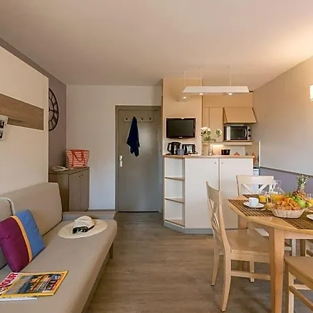 Pierre & La Promenade Des Bains Aparthotel 2*
