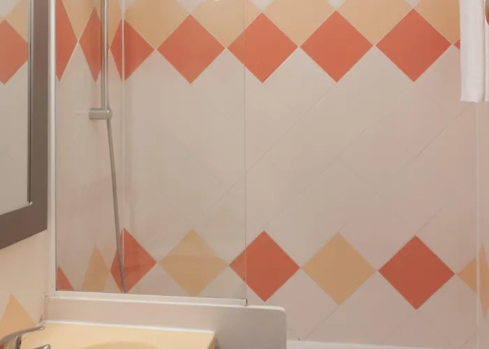 Pierre & La Promenade Des Bains Saint-Raphael (Var)