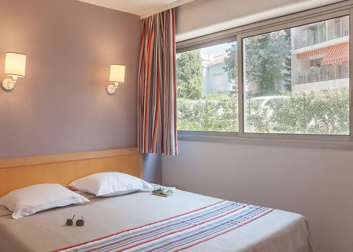 Aparthotel Pierre & La Promenade Des Bains