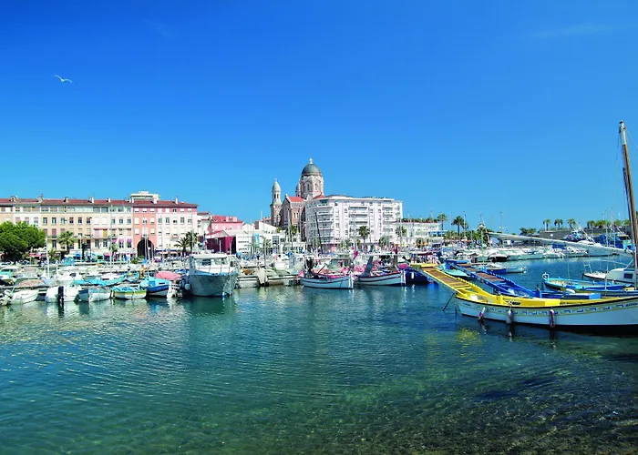 Pierre & La Promenade Des Bains Saint-Raphaël
