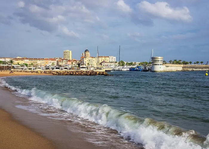 Aparthotel Pierre & La Promenade Des Bains Saint-Raphael (Var)