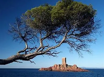 Pierre & La Promenade Des Bains Aparthotel 2*